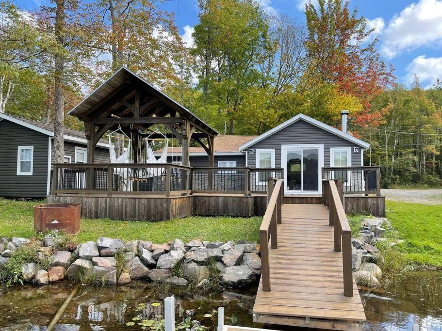 Bespoke Lake Cottage New Minas Exterior photo