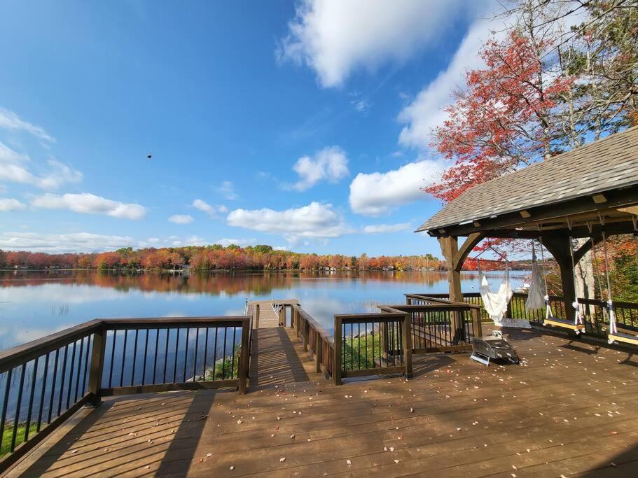 Bespoke Lake Cottage New Minas Exterior photo